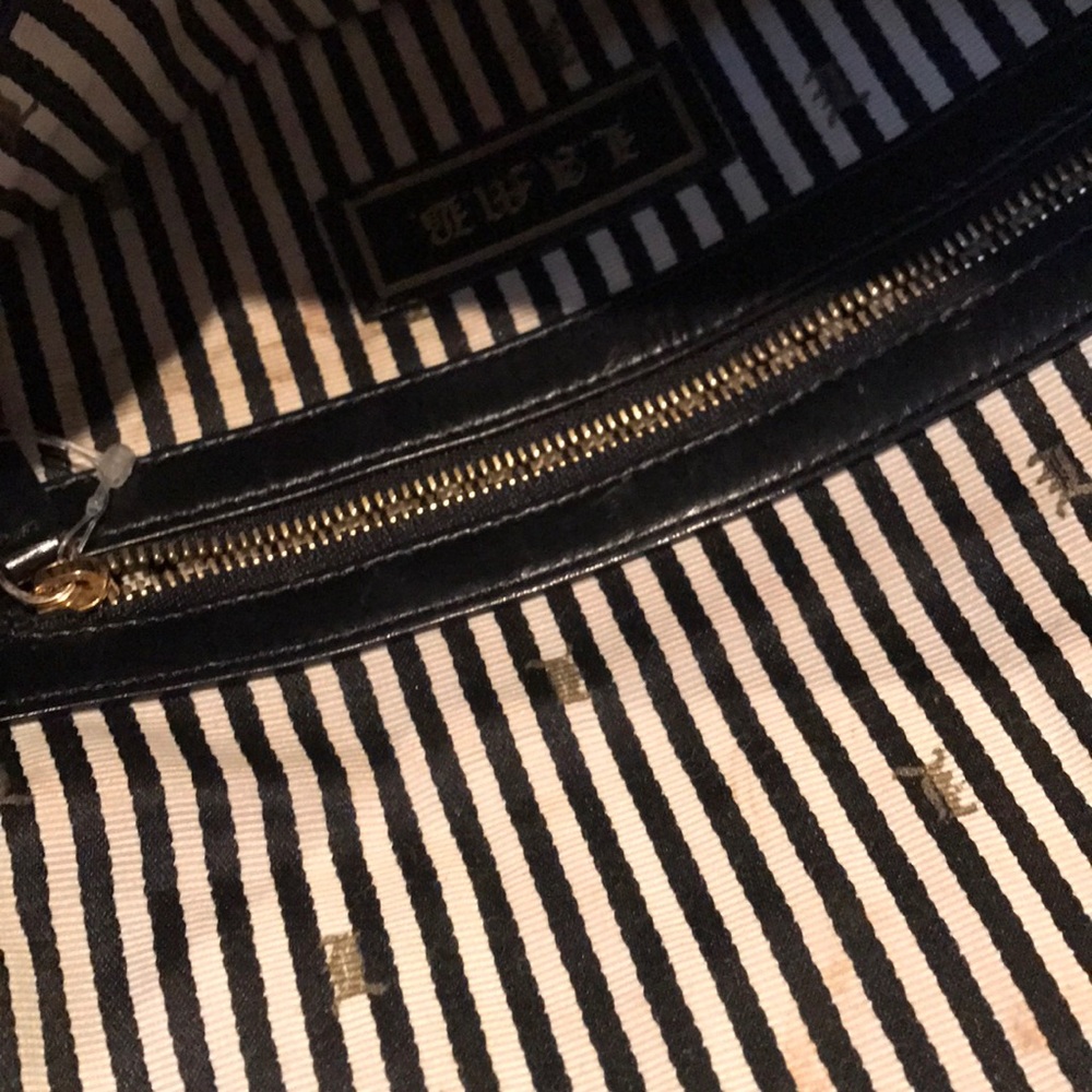 Purse - Picture 3 of 4